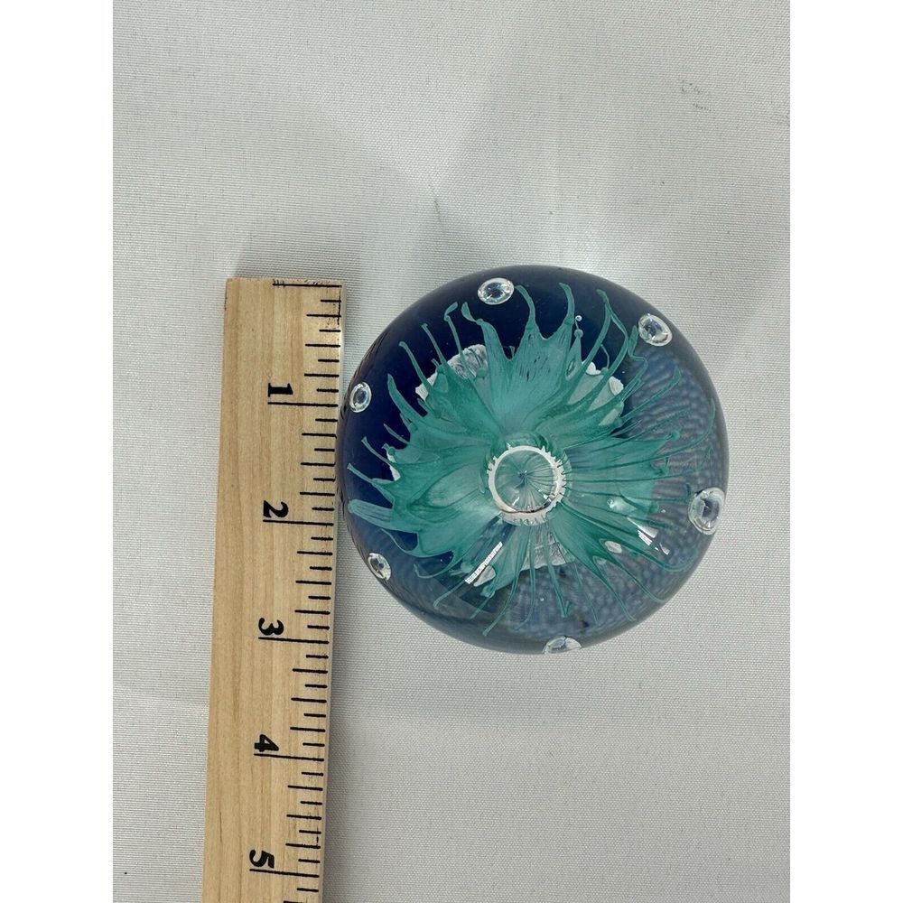 Paperweight Art Glass Sphere With Controlled Bubbles Blue & Clear 3" Jellyfish - Picture 7 of 8